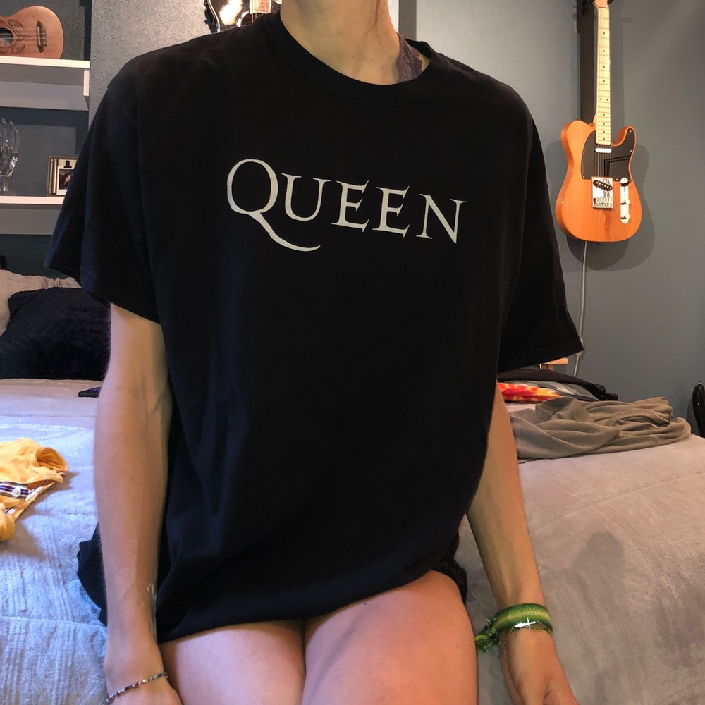 Oversized Queen Tee